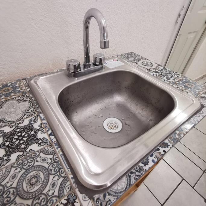 Lovely Studio Apartment With Balcony Ac & Wi-Fi, Minutes From Downtown! Сиуатанехо Экстерьер фото